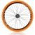Pomarańczowa dętka CYCLAMI MTB 63G na kole roweru górskiego