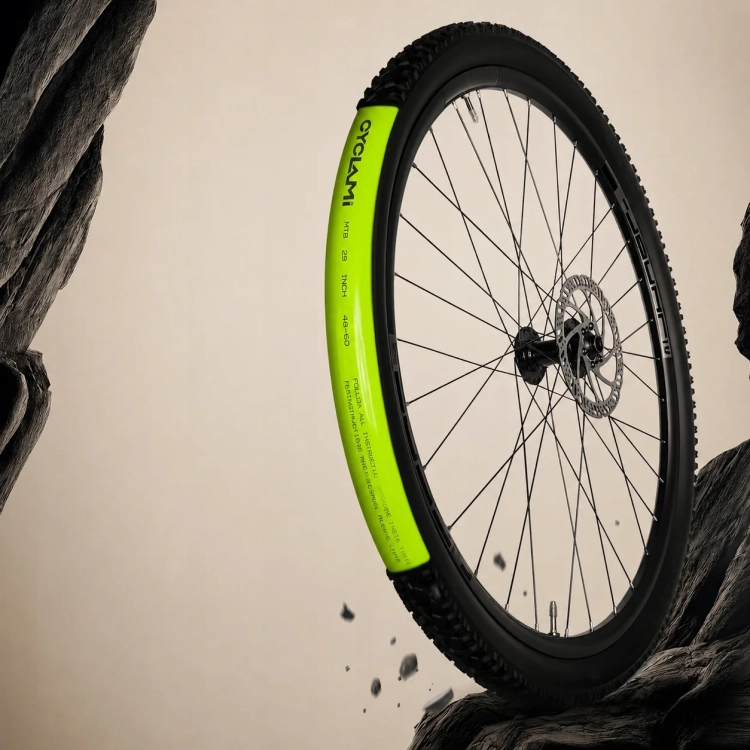 Zielona dętka CYCLAMI MTB 65G na kole 29 cali