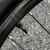 Wentyl tubeless CYCLAMI Presta 45 mm zamontowany w obręczy