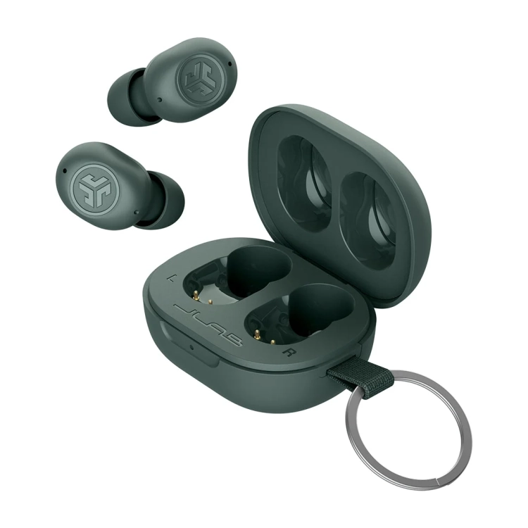 JLab JBuds Mini Sage Gray: słuchawki nad etui z kółkiem na klucze