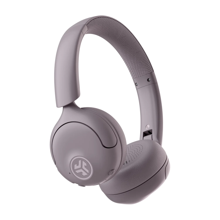 JLab Go Lux ANC Mauve pod kątem, muszla z logo