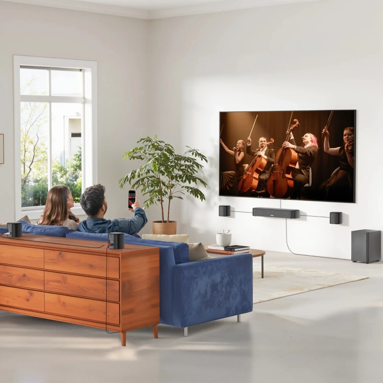 Para ogląda film w salonie, pod telewizorem soundbar Ultimea Aura A60