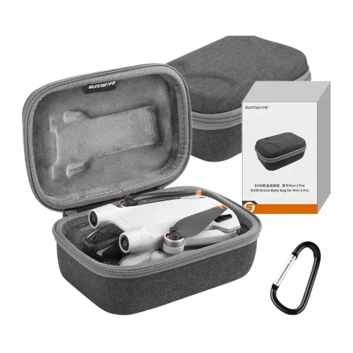 Otwarte etui Sunnylife z dronem DJI Mini 3 Pro w środku i karabińczykiem