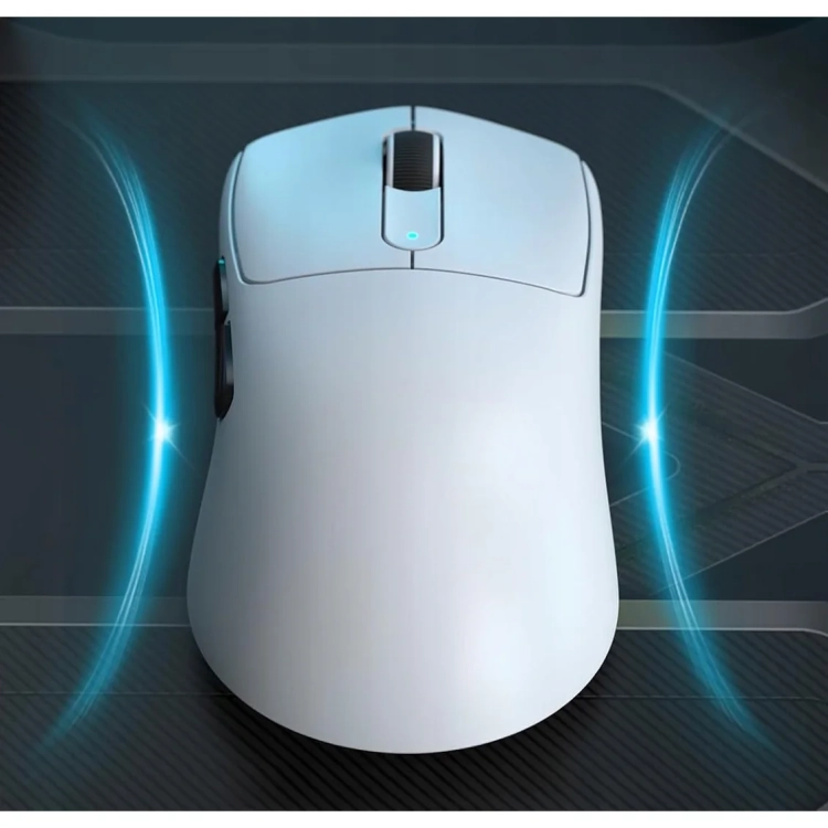 Biała Attack Shark V5 z tyłu