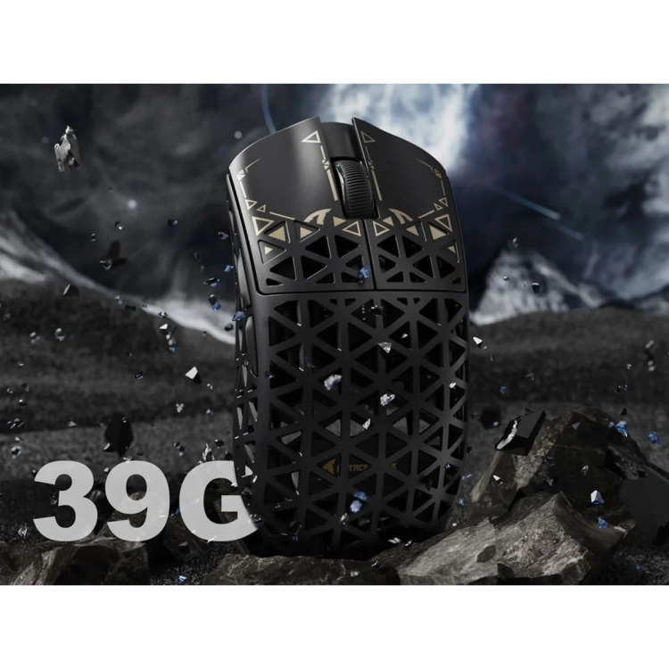 Czarna Attack Shark R5 Ultra o masie 39 g