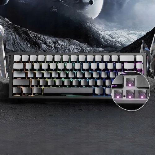 Attack Shark X68 HE Moonlight na biurku
