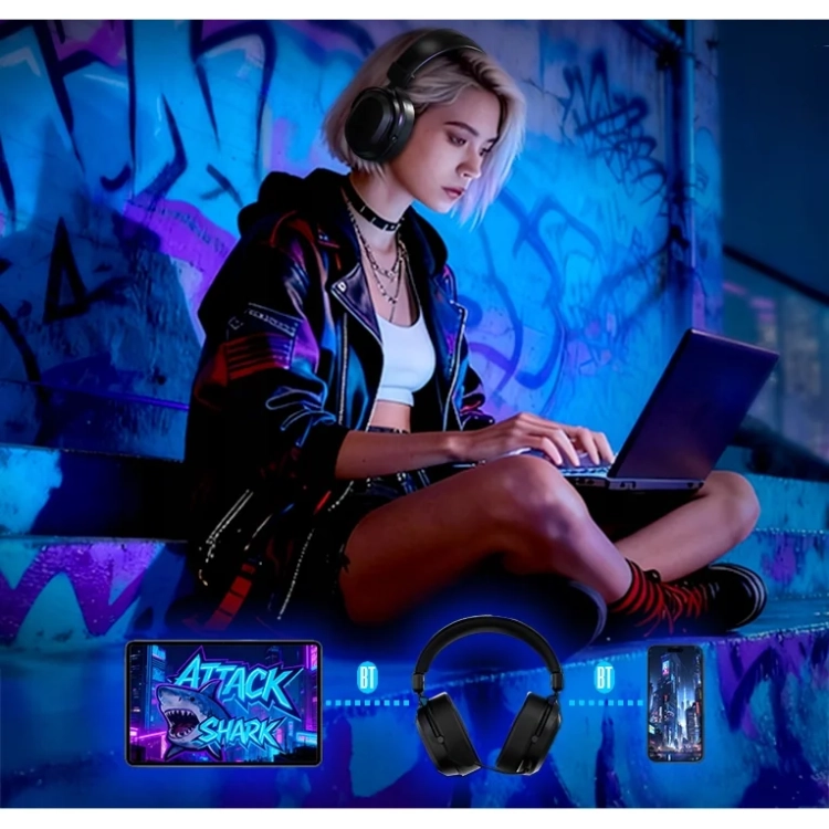 Słuchawki L30 PRO czarne przy laptopie
