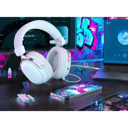 Attack Shark L30 PRO białe przy biurku