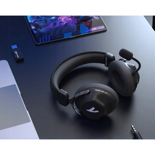 Attack Shark L50 PRO czarne na biurku