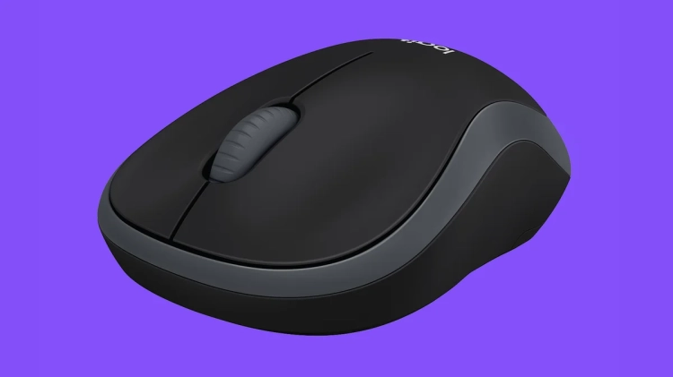 Kółko przewijania i przyciski myszy Logitech M185 z bliska