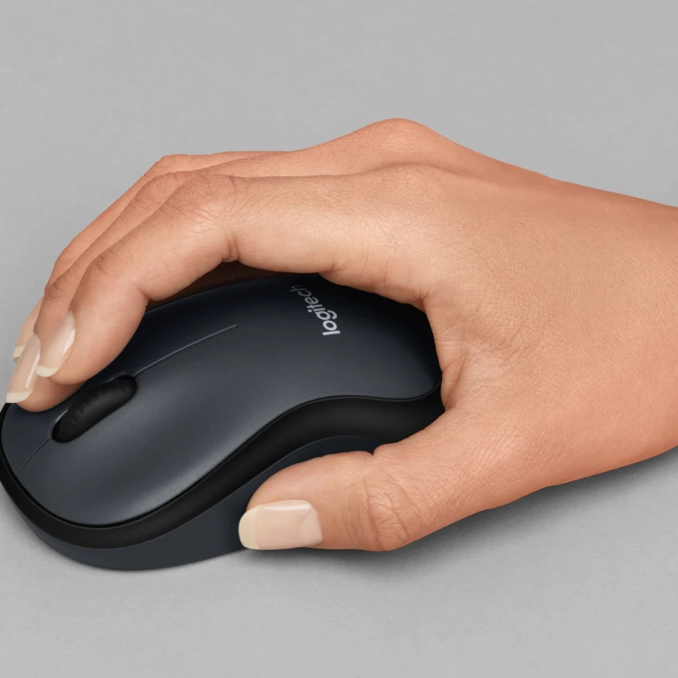 Praca z cichą myszą Logitech M220 Silent przy klawiaturze