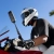 Motocyklista z kamerą 360 na uchwycie Insta360 Motorcycle Magic Arm