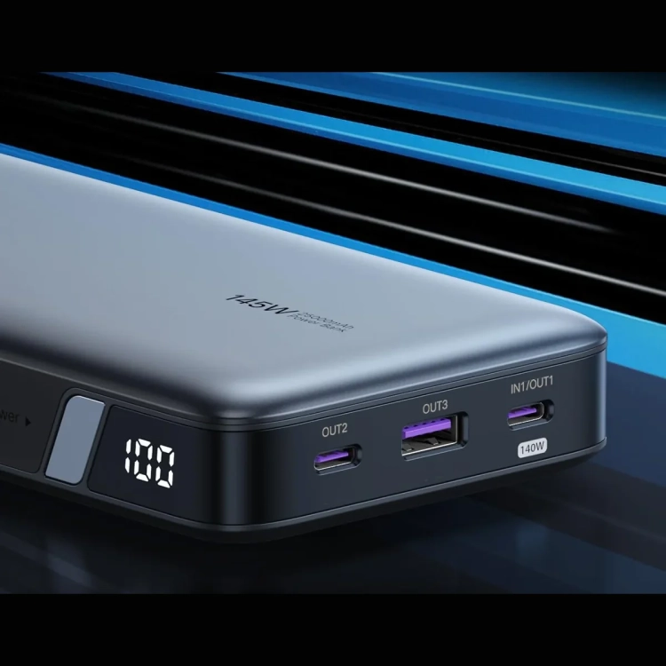 Porty USB-C, USB-A i wyświetlacz procentowy powerbanku UGREEN PB205