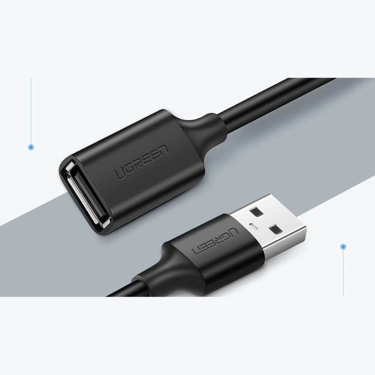 Wtyk i gniazdo USB-A przedłużacza UGREEN US103 0,5 m na szarym tle