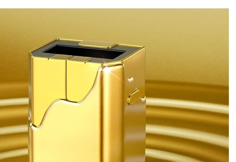Pozłacana końcówka wtyku USB-B kabla UGREEN US135 z bliska