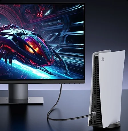 Konsola stojąca przy monitorze, krótki kabel UGREEN HD171 z tyłu