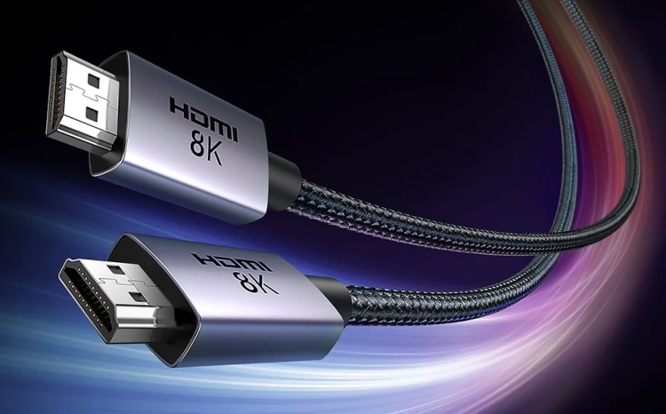 Wtyki HDMI z nadrukiem 8K i oplot kabla UGREEN HD171 z bliska