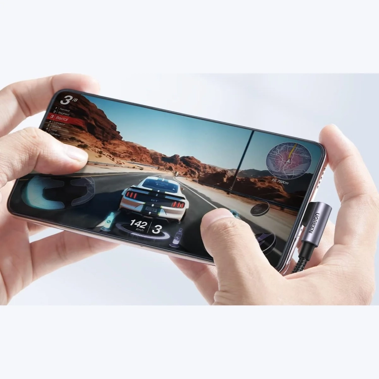 Granie na telefonie w poziomie z kątowym kablem UGREEN US255