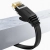 Wtyk RJ45 z zatrzaskiem kabla UGREEN NW102 na krawędzi blatu