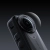 Kamera Insta360 X6 z założoną osłoną obiektywu Standard