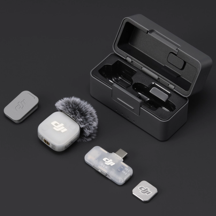 DJI-Mic-Mini-2-1-TX+1-Mobile-RX+etui-ladujace-na-czarnym-tle
