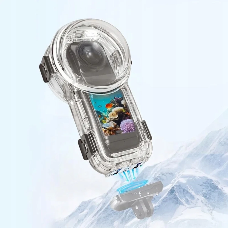 Obudowa wodoszczelna PULUZ PU760T do Insta360 X5 z kamerą pod wodą