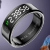 Smartring COLMI R12 czarny, ekran LED świeci na ciemnym tle