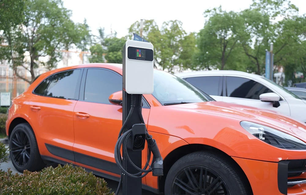 Wyświetlacz LCD 3,5 cala w ładowarce BESEN SQ20-22KW-APP