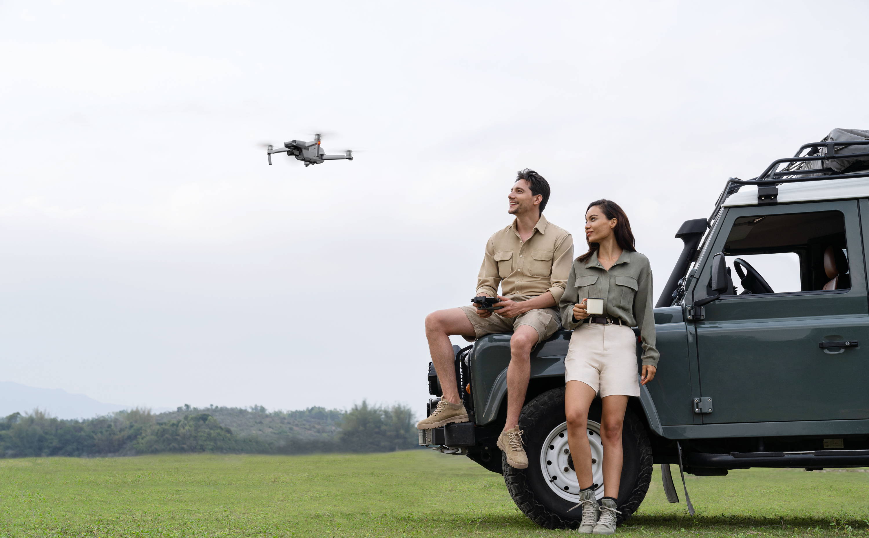 dji mavic air 2 w locie'