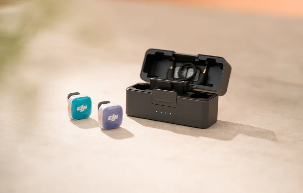 Przechowywanie nadajników odbiornika i akcesoriów DJI Mic Mini 2S w etui