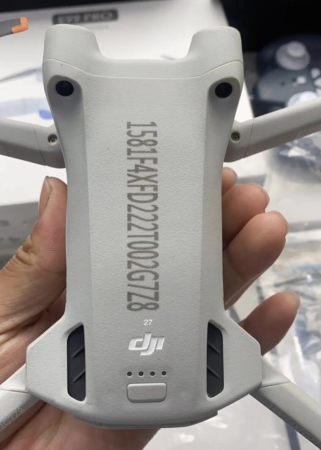 dron dji mini 3 pro z góry 