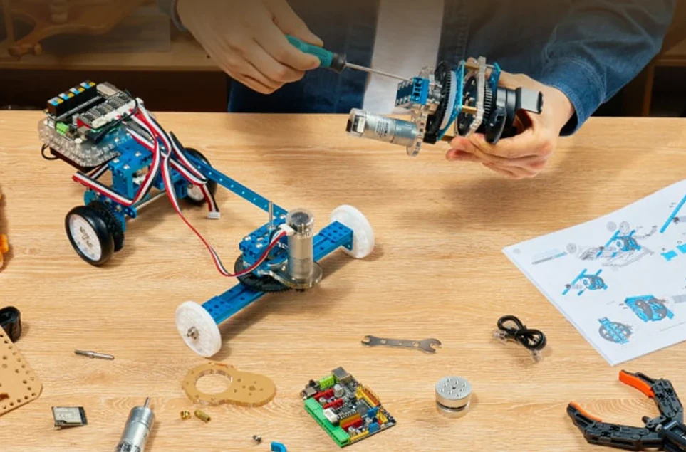 xTool Ultimate Robot Kit V2.0 nauka robotyki