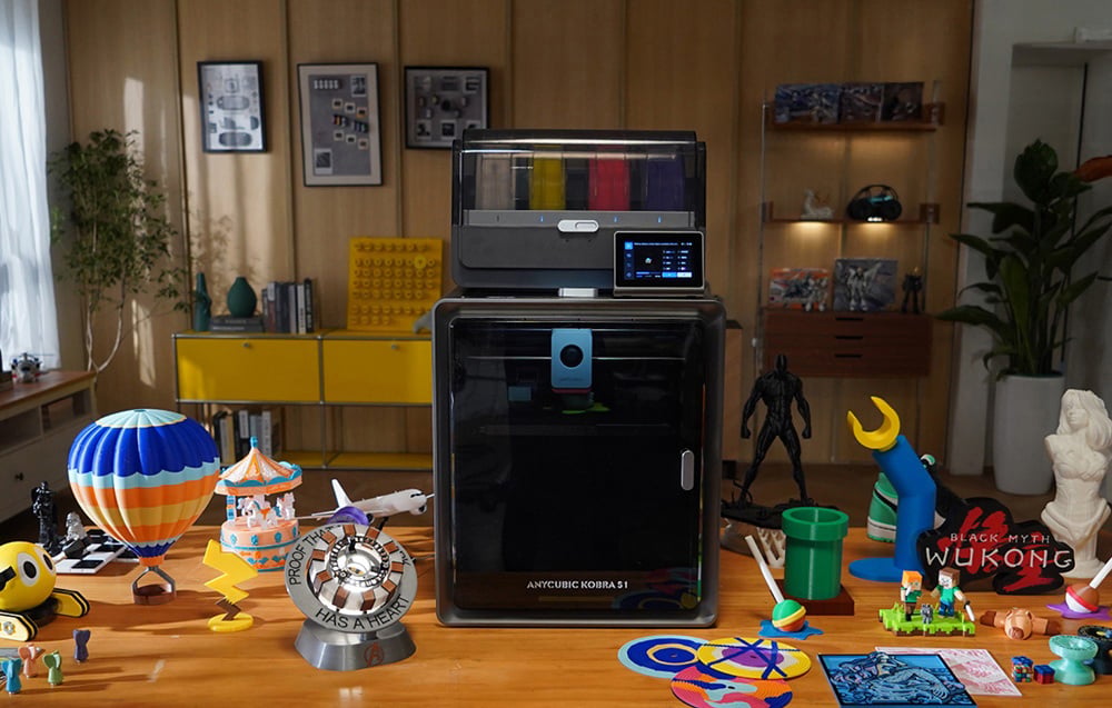 Anycubic Kobra S1 Combo z kolorowymi modelami po autopoziomowaniu stołu