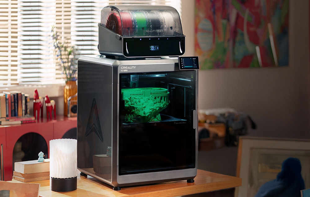 Drukarka 3D Creality K2 Plus Combo w zestawie z podłączonym systemem wielokolorowym CFS.