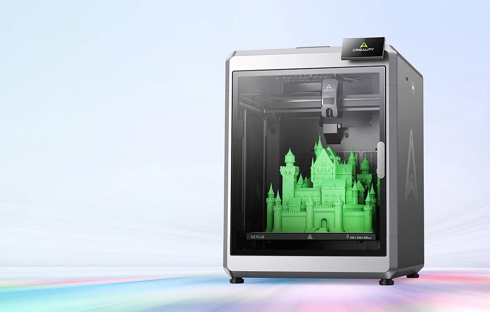 Przestronna komora robocza drukarki 3D Creality K2 Plus zapewniająca wydruk wielkogabarytowych elementów.