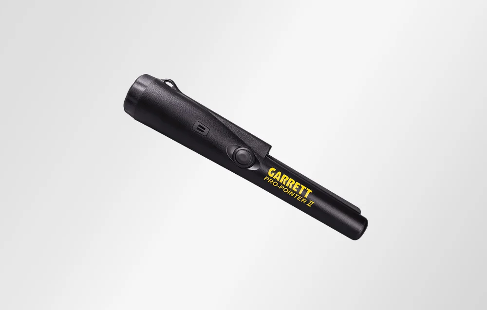 Ręczny, czarny wykrywacz metali Garrett Pro-Pointer II (Klasa IP66) w kompaktowej obudowie 22,9 cm.