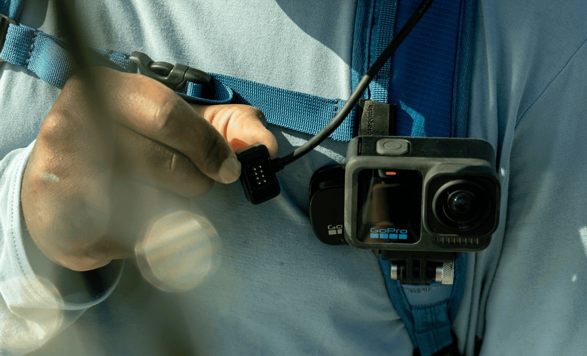GoPro Contacto - Magnetyczne drzwiczki z kablem zasilającym