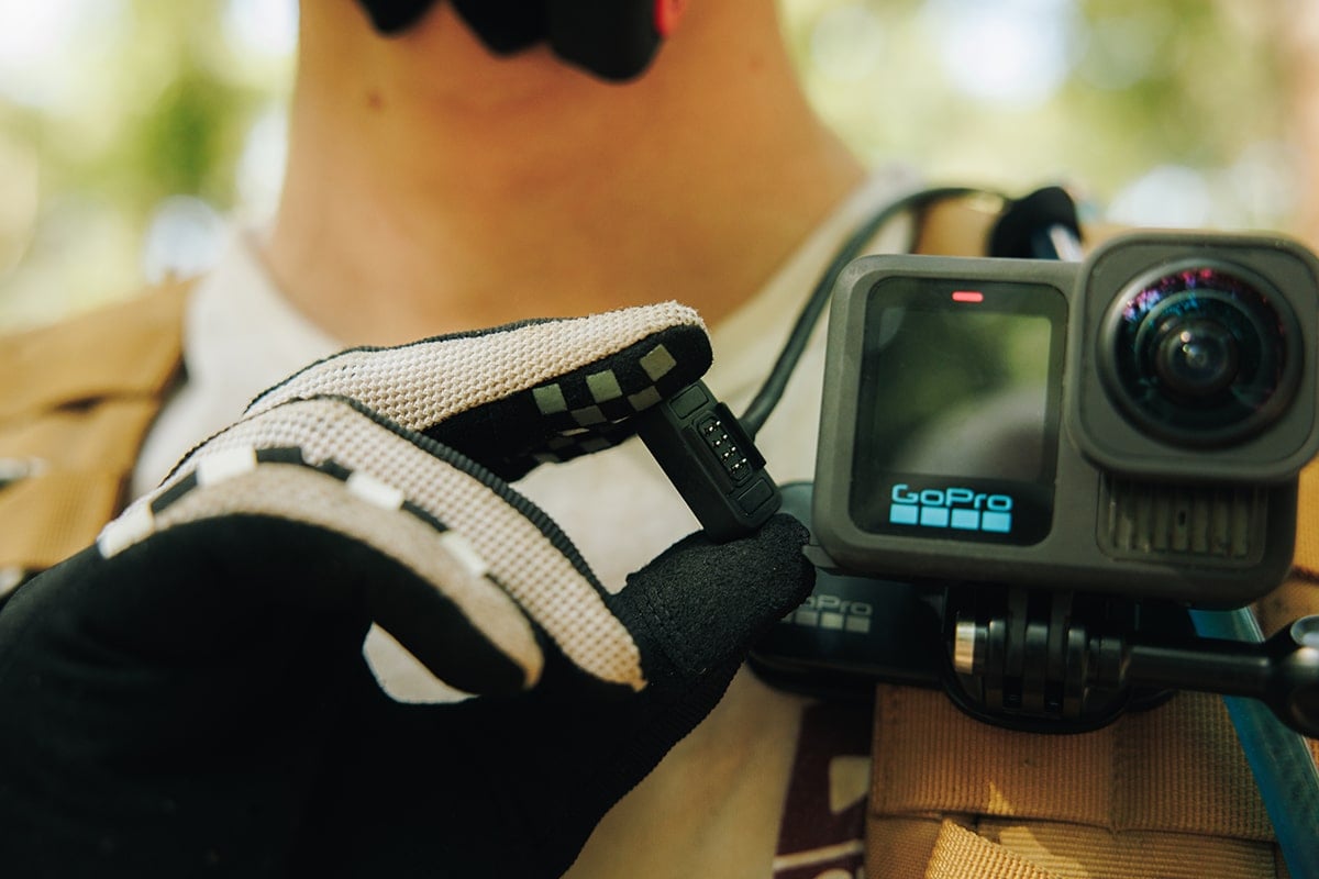 GoPro Contacto - Magnetyczne drzwiczki z kablem zasilającym
