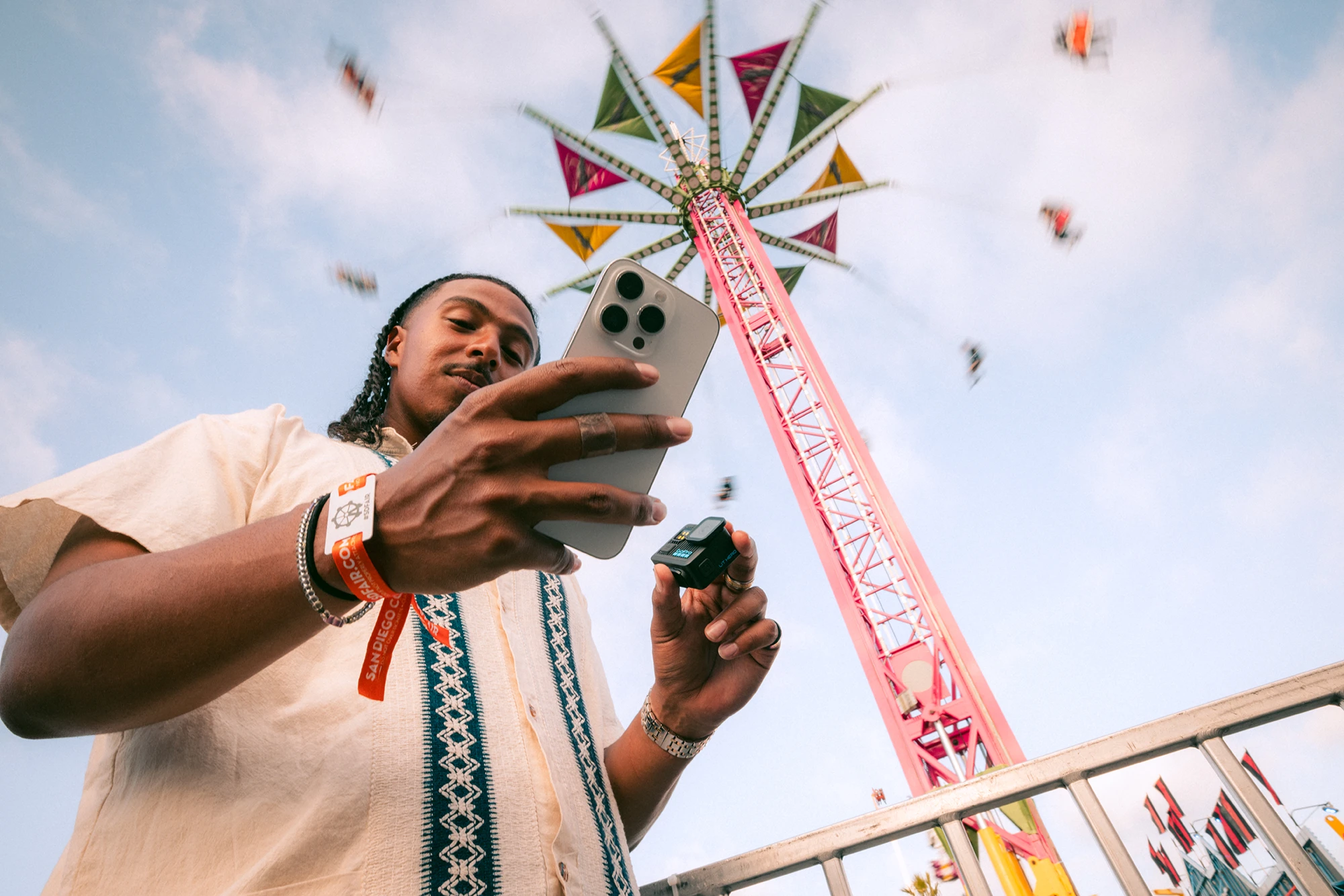 GoPro LIT HERO – kieszonkowa kamera przygodowa z lampą (3 poziomy), sterowaniem głosem i stabilizacją w Quik.