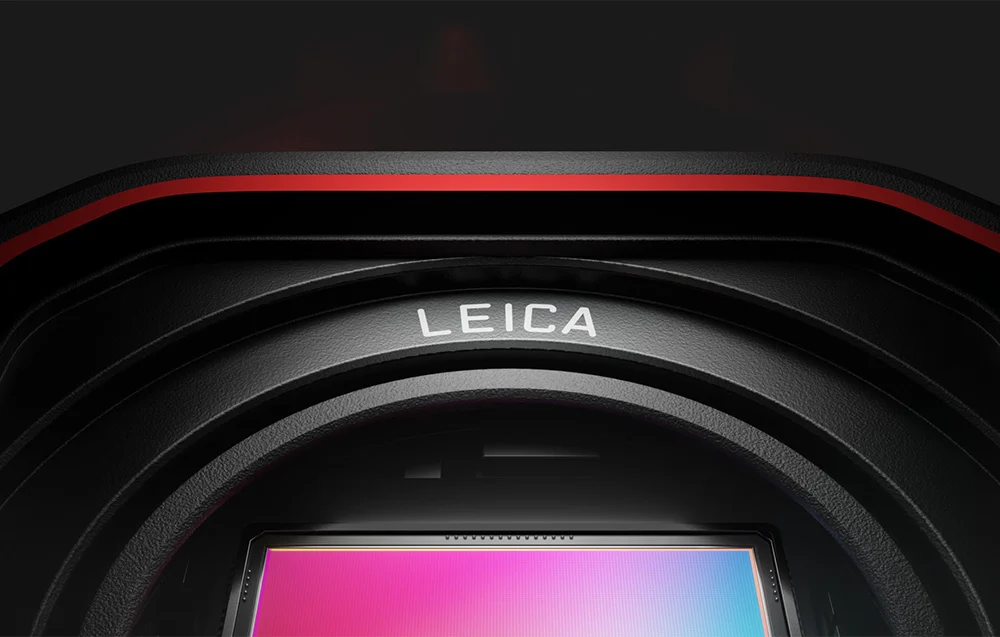 Soczewka obiektywu z logotypem LEICA w kamerze Insta360 Ace Pro 2