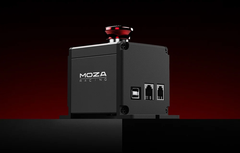 Moza Racing E-Stop RS063 - widok ogólny na czerwonym tle