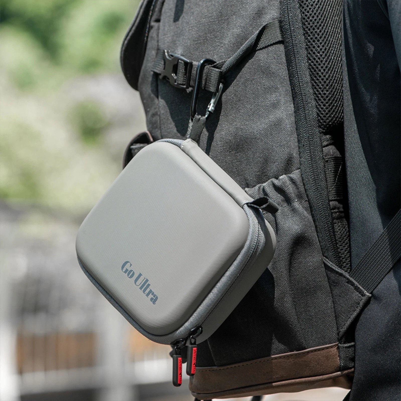 Torba STARTRC z widocznym karabińczykiem