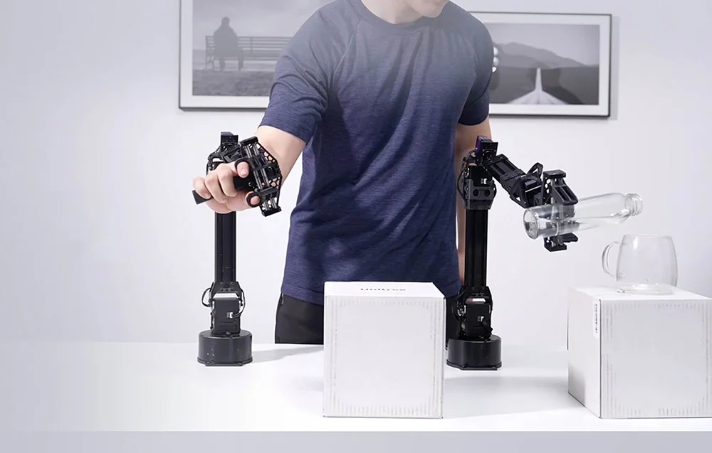 D1 Robotic Arm – robotyczne ramię do manipulacji obiektami i badań nad precyzyjnym sterowaniem ruchem.