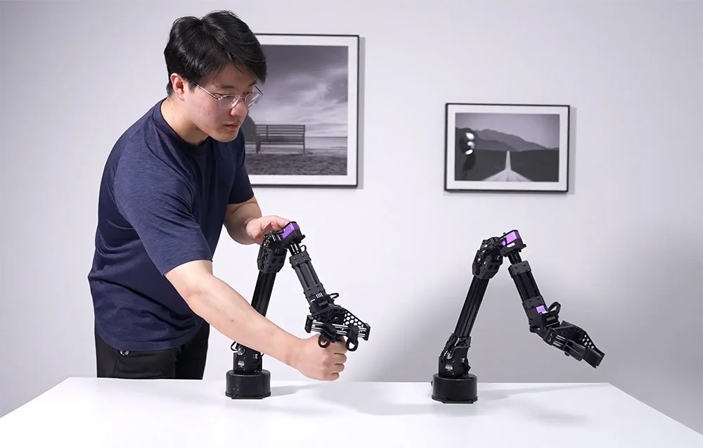 D1 Robotic Arm w demonstracji interakcji z człowiekiem – gra w ping-ponga z robotycznym ramieniem.
