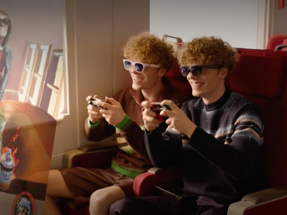 Efekty 3D w okularach XR zasilanych przez VITURE Pro Mobile Dock zapewniają większą immersję