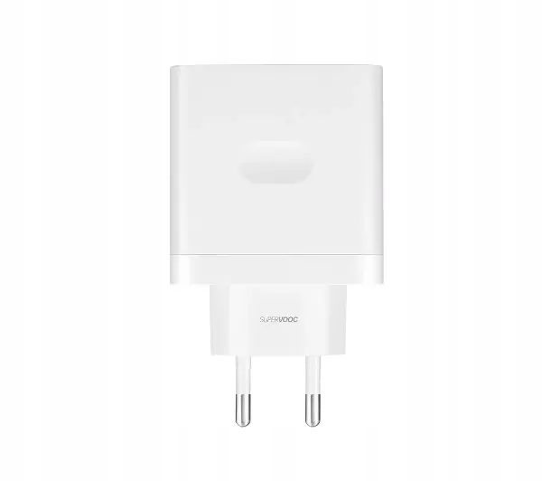 Spód zasilacza 80W Realme wraz z danymi technicznymi i kodem produktu VCB8OAEH