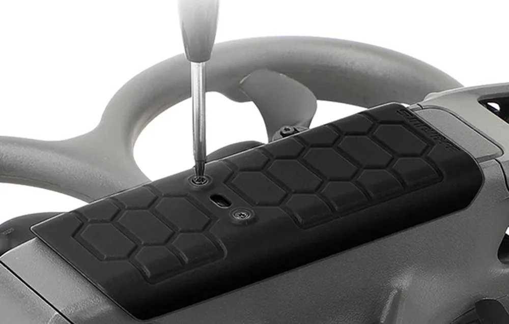 Łatwy montaż obudowy Sunnylife do DJI Avata 2