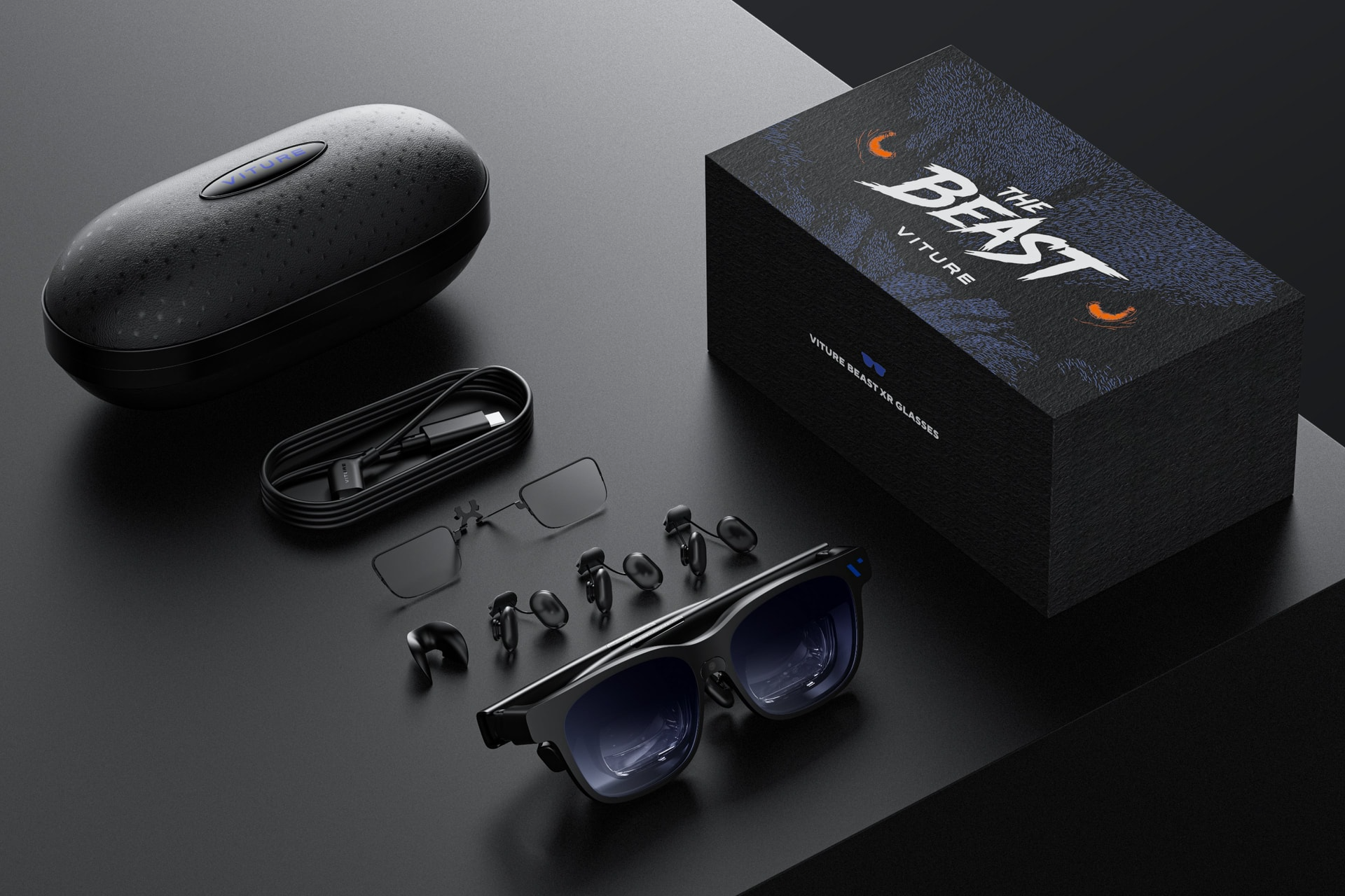 Zawartość zestawu VITURE XR Beast z okularami, etui, kablem USB-C, nakładkami na nos i akcesoriami