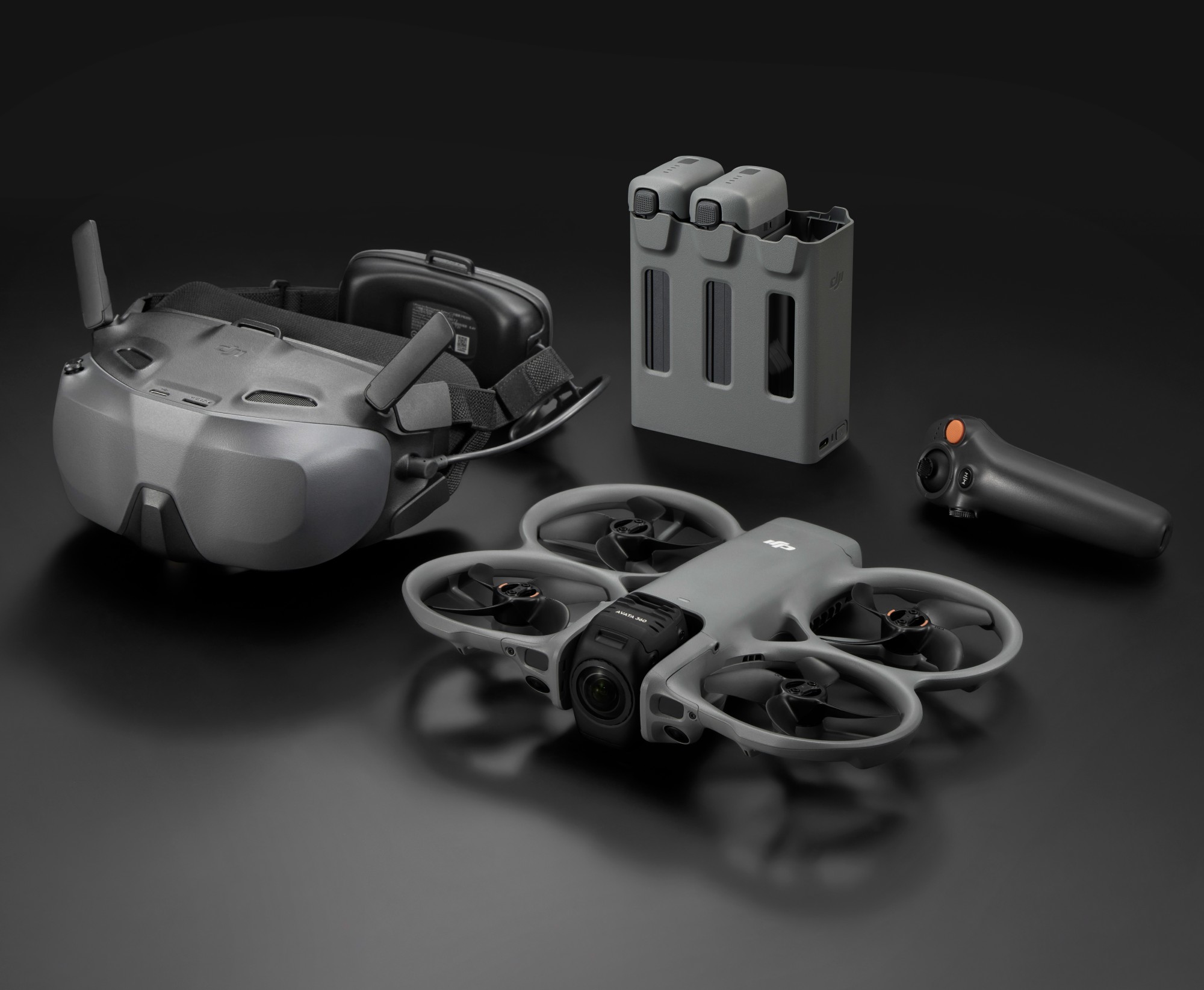 Hub ładowania i dodatkowe akumulatory w DJI Avata 360 Motion Fly More Combo