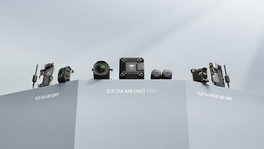 DJI O4 Air Unit, DJI O4 Air Unit Pro i DJI O4 Wide Air Unit ustawione obok siebie